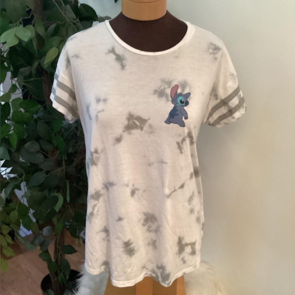 Disney’s Stitch short sleeve Crewneck tee tie dye Woman’s size XL